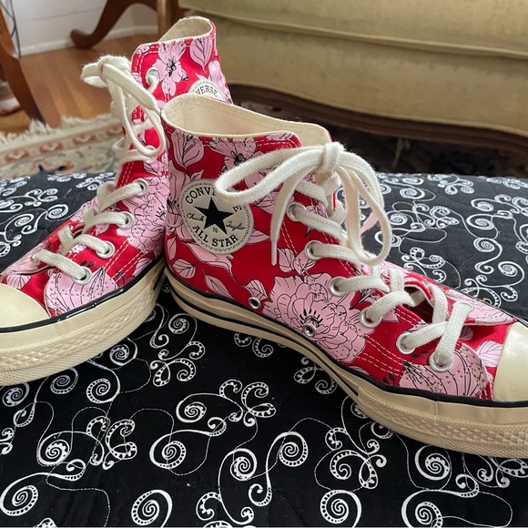 Converse Women's Floral High-Top Sneakers - Chuck 70 University High Red. Size 7 - Picture 5 of 8